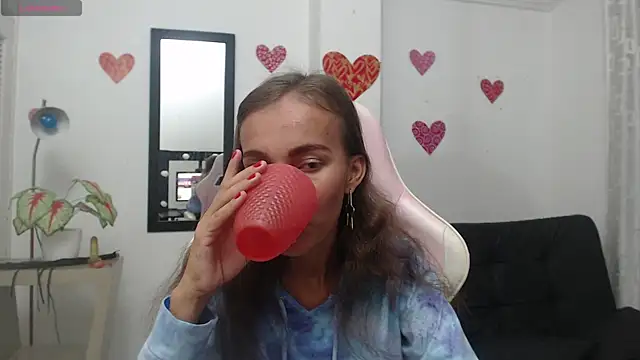 Snapshot of lulu_25_ chatting on 12/27/24, 11:42 lulu 25 online show from 12/27/24, 11:42