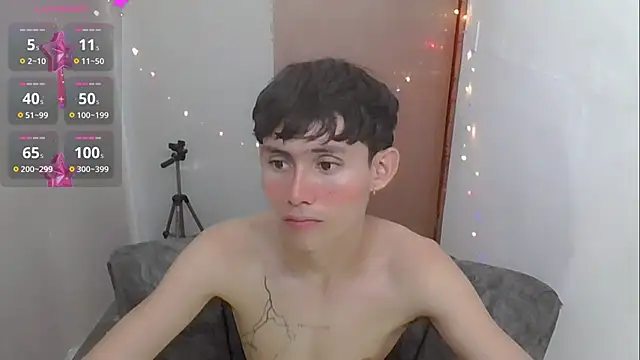 Snapshot of tanjiro_cute chatting on 12/22/24, 03:44 tanjiro cute online show from 12/22/24, 03:44