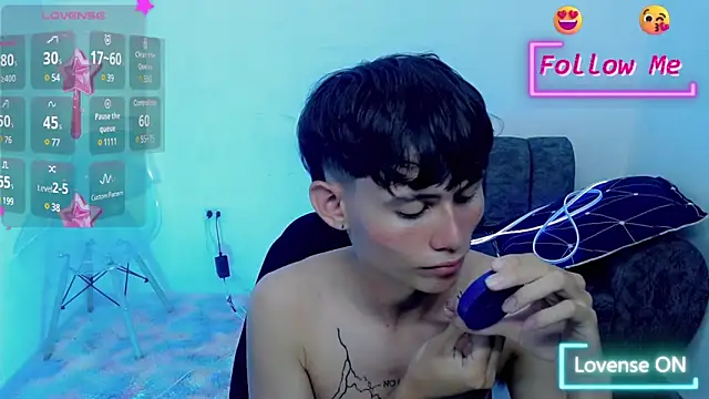 Snapshot of tanjiro_cute chatting on 01/28/25, 04:08 tanjiro cute online show from 01/28/25, 04:08