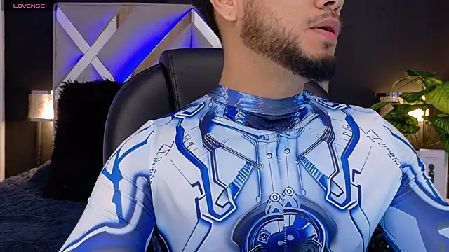 Tommidubois online show from 11/28/25, 04:04