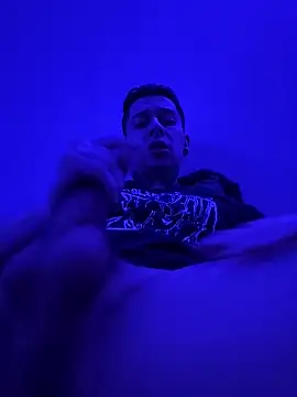 Crissis   online show from 09/22/25, 02:57