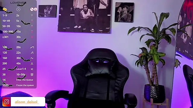 Alisson Wynter online show from 12/04/25, 03:27