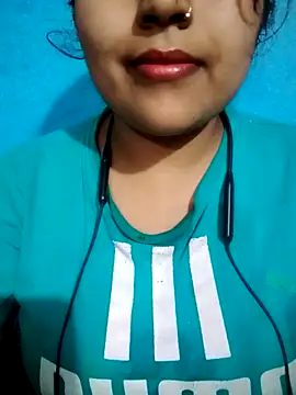 Snapshot of Love-Veronica chatting on 03/10/26, 11:15 Love-Veronica online show from 03/10/26, 11:15