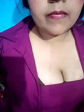 Snapshot of Love-Veronica chatting on 03/18/26, 09:01 Love-Veronica online show from 03/18/26, 09:01