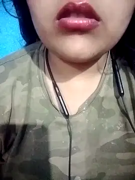 Snapshot of Love-Veronica chatting on 03/24/26, 08:41 Love-Veronica online show from 03/24/26, 08:41