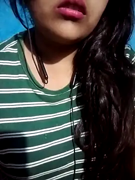 Snapshot of Love-Veronica chatting on 04/20/26, 05:37 Love-Veronica online show from 04/20/26, 05:37