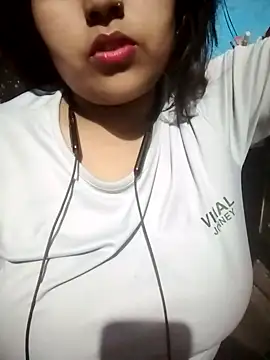 Snapshot of Love-Veronica chatting on 04/24/26, 05:48 Love-Veronica online show from 04/24/26, 05:48