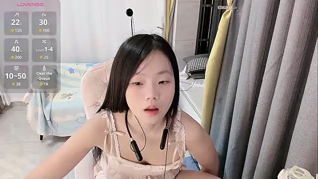 Snapshot of Lena-yyds chatting on 11/05/25, 05:24 Lena-yyds online show from 11/05/25, 05:24