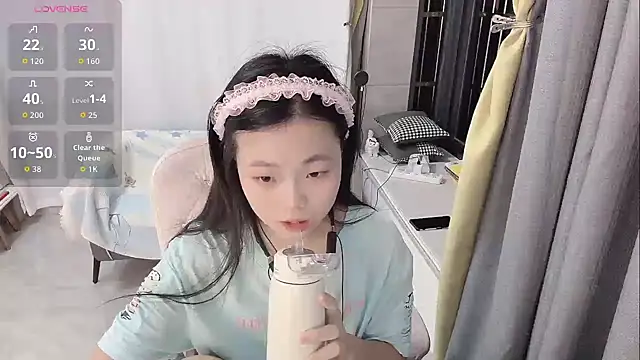 Snapshot of Lena-yyds chatting on 11/09/25, 07:01 Lena-yyds online show from 11/09/25, 07:01