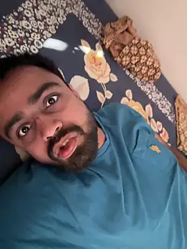 Indiangujjucpl online show from 10/15/25, 04:23