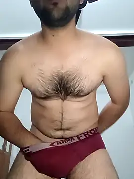 Snapshot of smartboy010101 chatting on 12/18/24, 01:23 smartboy010101 online show from 12/18/24, 01:23