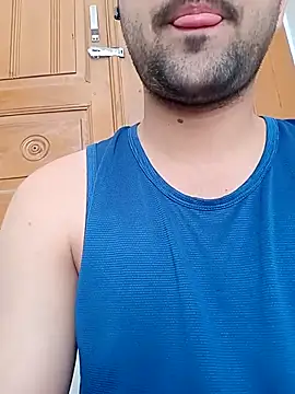 Snapshot of smartboy010101 chatting on 10/10/25, 06:23 smartboy010101 online show from 10/10/25, 06:23