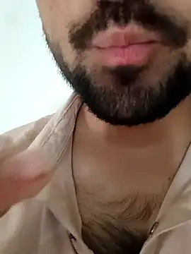 Snapshot of smartboy010101 chatting on 11/15/25, 03:37 smartboy010101 online show from 11/15/25, 03:37