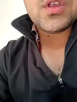 Snapshot of smartboy010101 chatting on 11/18/25, 04:17 smartboy010101 online show from 11/18/25, 04:17