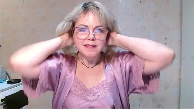 Snapshot of sweetsunset11 chatting on 03/07/26, 03:42 sweetsunset11 online show from 03/07/26, 03:42