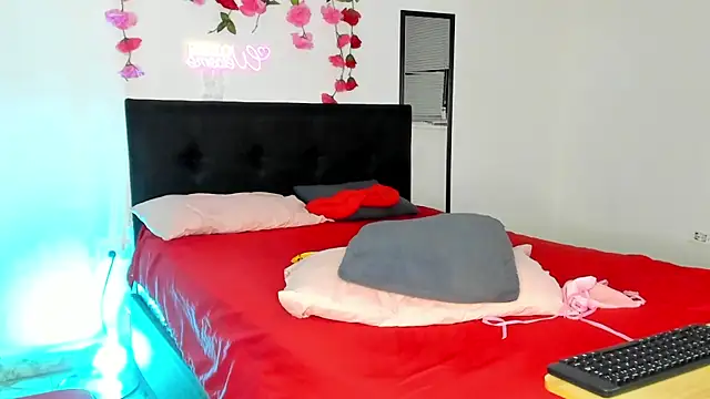 AlanaParker6  online show from 02/07/25, 04:35