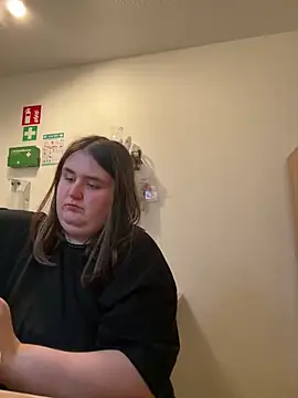 Snapshot of hotiee chatting on 03/07/25, 07:27 hotiee online show from 03/07/25, 07:27