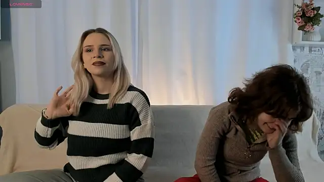 Snapshot of LynetBarritt chatting on 12/16/24, 04:34 LynetBarritt online show from 12/16/24, 04:34