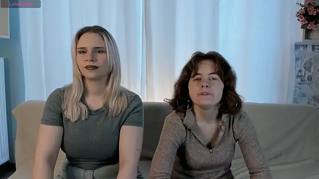 Snapshot of LynetBarritt chatting on 12/16/24, 07:37 LynetBarritt online show from 12/16/24, 07:37