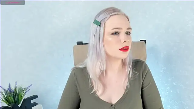 Snapshot of LynetBarritt chatting on 01/25/25, 05:07 LynetBarritt online show from 01/25/25, 05:07