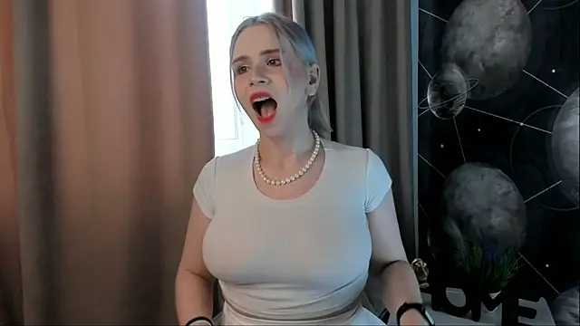 Snapshot of LynetBarritt chatting on 01/26/25, 07:53 LynetBarritt online show from 01/26/25, 07:53