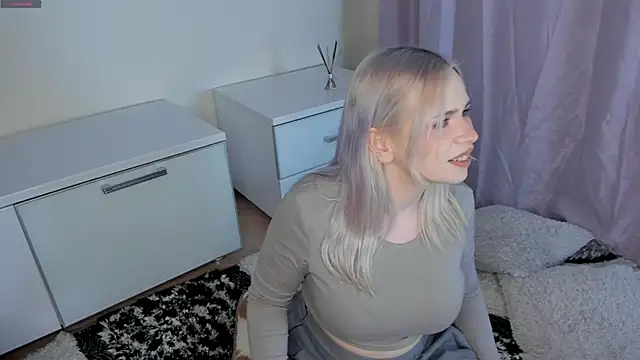 Snapshot of LynetBarritt chatting on 02/12/25, 07:23 LynetBarritt online show from 02/12/25, 07:23