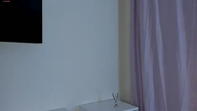 Snapshot of LynetBarritt chatting on 02/12/25, 10:24 LynetBarritt online show from 02/12/25, 10:24