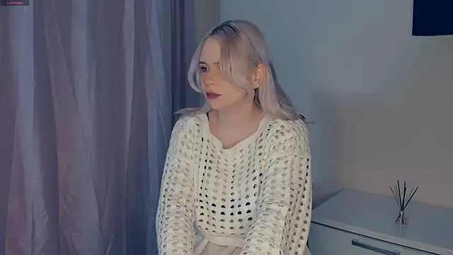 Snapshot of LynetBarritt chatting on 02/13/25, 04:11 LynetBarritt online show from 02/13/25, 04:11