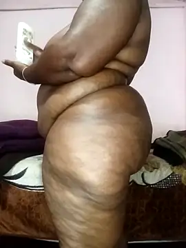 Snapshot of Sweetblackassxxx505 chatting on 04/17/26, 12:35 Sweetblackassxxx505 online show from 04/17/26, 12:35