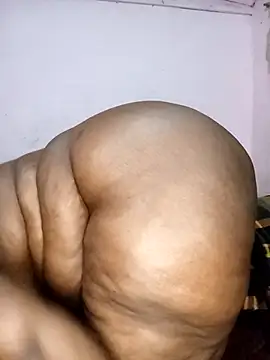 Snapshot of Sweetblackassxxx505 chatting on 04/17/26, 11:19 Sweetblackassxxx505 online show from 04/17/26, 11:19