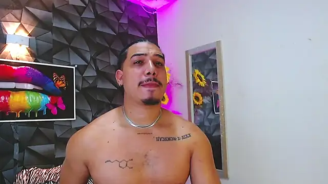 Snapshot of charlys_sex chatting on 02/10/25, 11:23 charlys sex online show from 02/10/25, 11:23