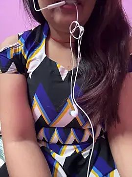 Snapshot of _nishalove19 chatting on 03/05/25, 07:38  nishalove19 online show from 03/05/25, 07:38