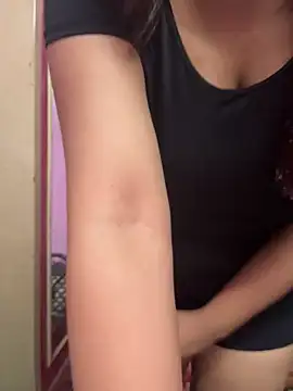 Snapshot of _nishalove19 chatting on 03/20/25, 07:14  nishalove19 online show from 03/20/25, 07:14