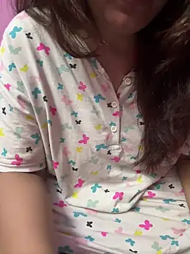 Snapshot of _nishalove19 chatting on 03/22/25, 10:15  nishalove19 online show from 03/22/25, 10:15