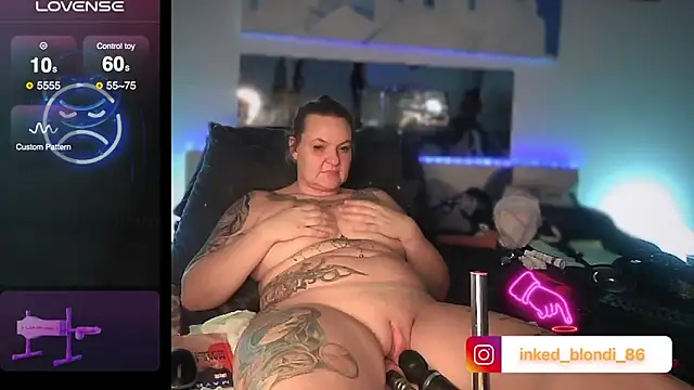 Snapshot of Inked_blondi chatting on 02/07/25, 05:52 Inked blondi online show from 02/07/25, 05:52