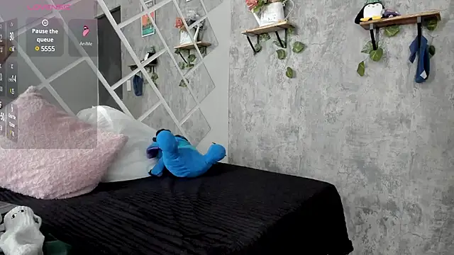 Snapshot of Megan_sophia2 chatting on 03/05/25, 12:55 Megan sophia2 online show from 03/05/25, 12:55