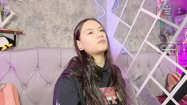 Snapshot of Megan_sophia2 chatting on 11/28/25, 01:03 Megan sophia2 online show from 11/28/25, 01:03