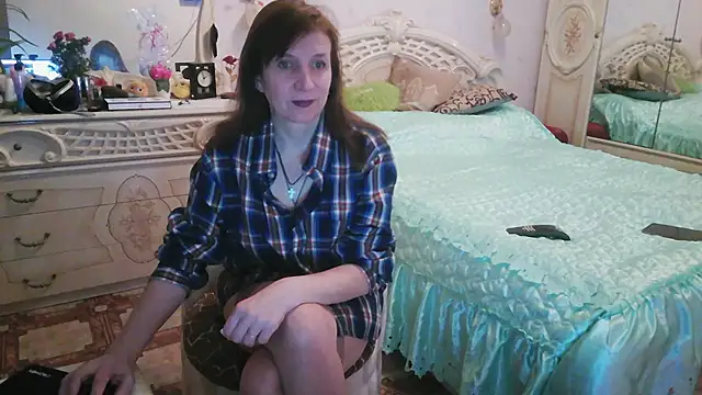 Snapshot of Debra_Phoenix chatting on 12/18/25, 11:00 Debra Phoenix online show from 12/18/25, 11:00