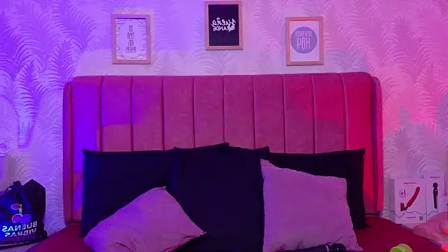 Snapshot of natacha__black_ chatting on 03/31/26, 09:59 natacha black online show from 03/31/26, 09:59