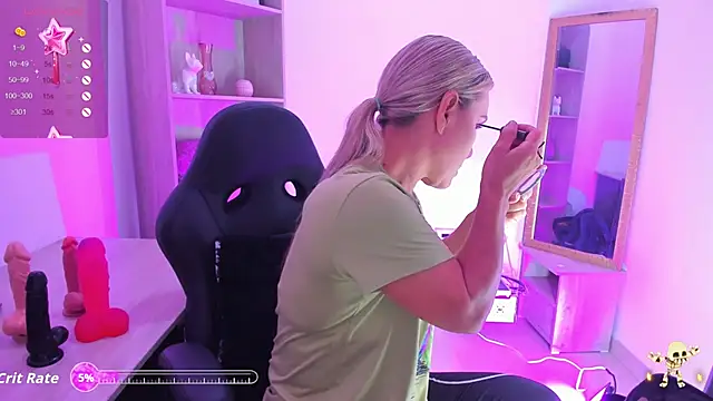 Evangeline johns online show from 11/04/25, 08:08