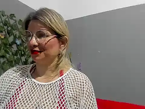 Snapshot of sexy_bigboooty chatting on 12/05/24, 02:53 sexy bigboooty online show from 12/05/24, 02:53