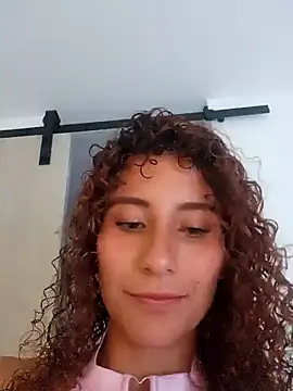 varenkaivanova 22 online show from 12/18/24, 07:36