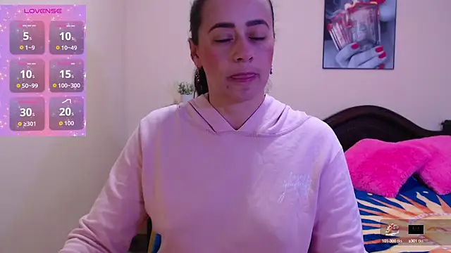 sara florez1 online show from 10/08/25, 10:57