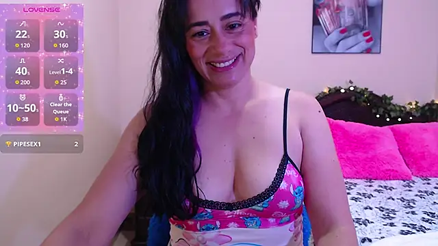 sara florez1 online show from 12/05/25, 11:30