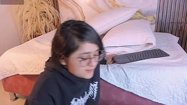 king lovely hornyy online show from 07/01/26, 05:45