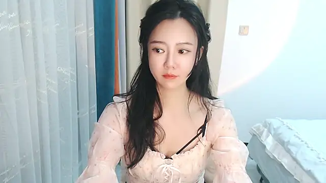 zoe-keke online show from 01/01/25, 12:55