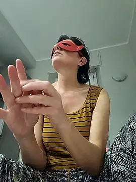 Vagabondainnamorata online show from 12/22/25, 04:15