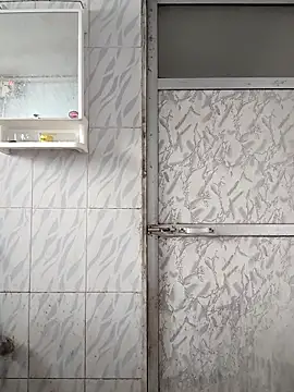 Snapshot of surabhi09 chatting on 09/13/25, 02:11 surabhi09 online show from 09/13/25, 02:11