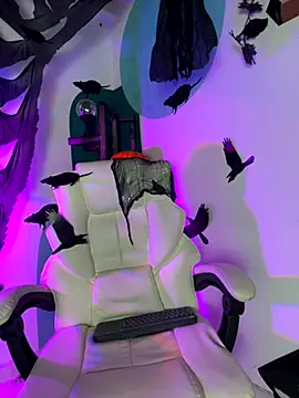 Snapshot of LollaByer chatting on 10/26/25, 09:10 LollaByer online show from 10/26/25, 09:10