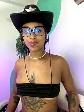 Snapshot of LollaByer chatting on 12/01/25, 09:09 LollaByer online show from 12/01/25, 09:09